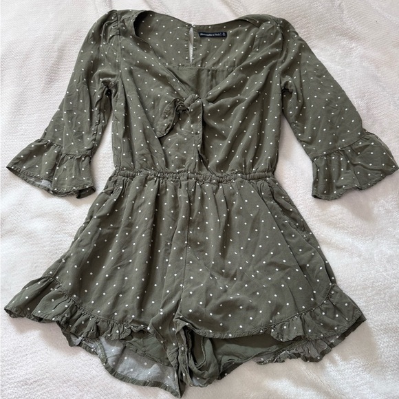 Abercrombie and fitch size small romper - Picture 1 of 6